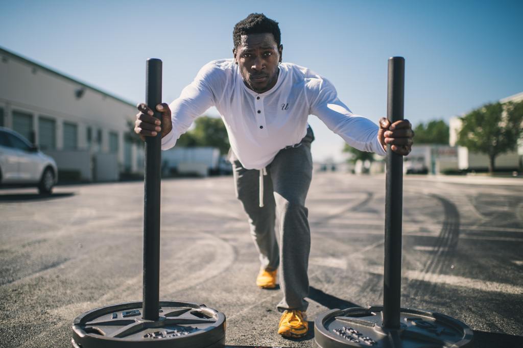 Man Working Out - Easy Earned Money: Make Money by Working Out